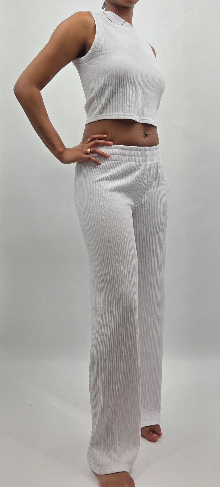 Akote White Linen Set