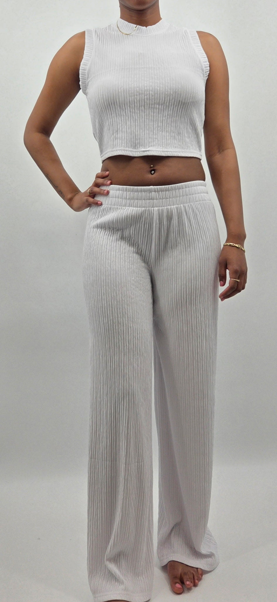 Akote White Linen Set