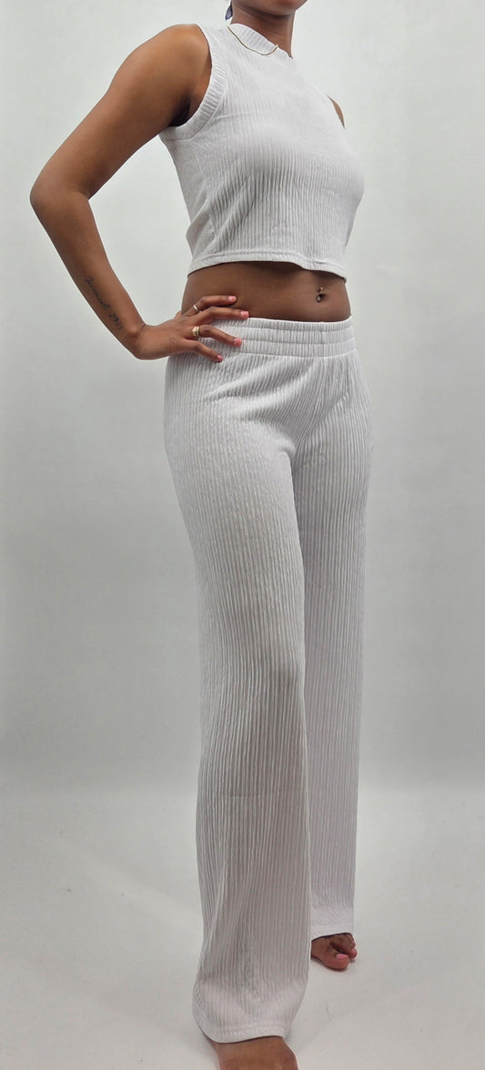 Akote White Linen Set